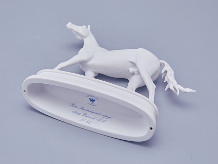 Скульптура в подарочной упаковке, форма Конь Ахалтекинский, рисунок Белый, арт. 81.18627.00.1