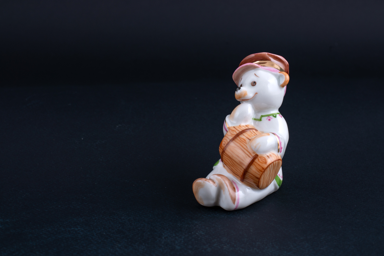 Скульптура Медвежонок с бочонком, рисунок Сластена, арт 62.10195.00.5, 