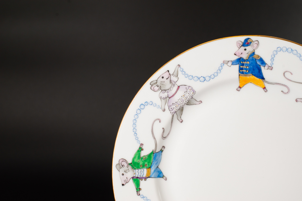 Тарелка Новогодняя фантазия. Вальс снежинок, на форме Европейская, арт 60.13277.00.1, 