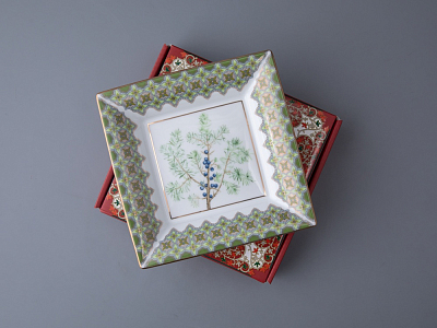 Подставка для мелочей в подарочной упаковке форма Квадратная рисунок Можжевельник ароматный, арт 81.33956.00.1