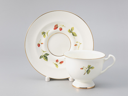 Сервиз чайный форма Айседора рисунок Цветы и ягоды, 6 персон 14 предметов, арт. 81.27538.00.1, 