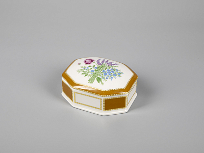 Туалетная коробочка форма Граненая рисунок Люпины арт. 80.59240.00.1