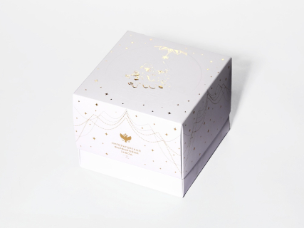 Елочная игрушка в подарочной упаковке, форма Шар с елкой, рисунок Звездопад, арт. 81.33931.00.1, 