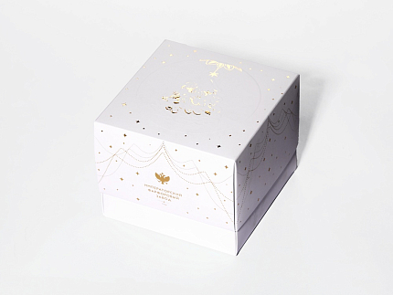 Елочная игрушка в подарочной упаковке, форма Шар с елкой, рисунок Звездопад, арт. 81.33931.00.1