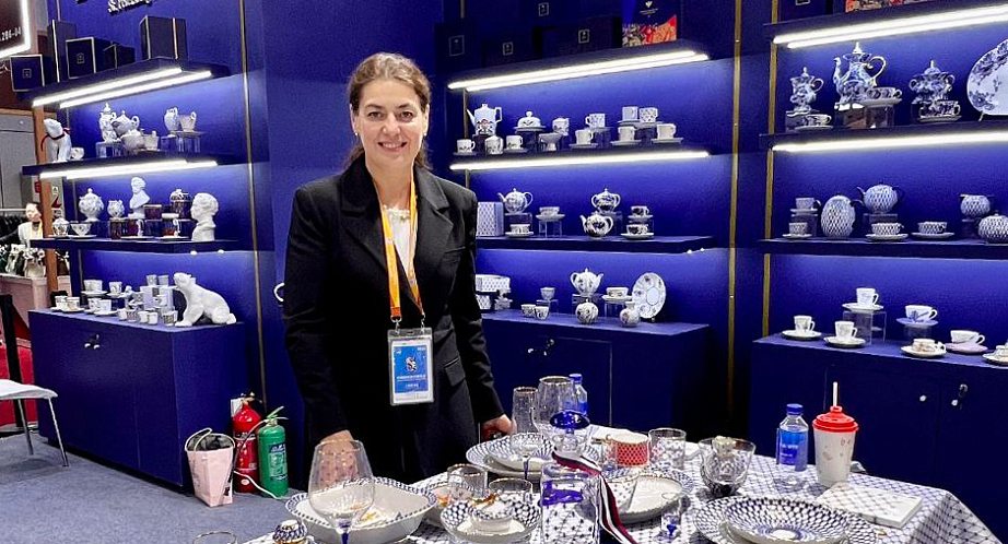 Императорский фарфоровый завод продемонстрировал новинки и легендарные коллекции на выставке в Шанхае