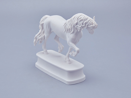 Скульптура в подарочной упаковке, форма Конь Фризской породы, рисунок Белый арт 81.18591.00.1