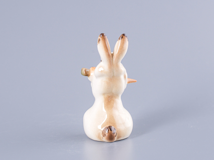 Скульптура Заяц с морковкой № 4 арт. 82.01965.00.1, 