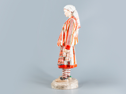 Скульптура Народности России Вотякская женщина арт. 82.66478.00.1, 