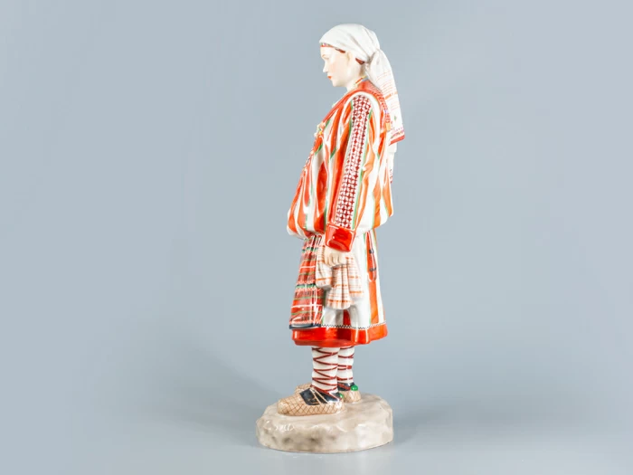 Скульптура Народности России Вотякская женщина арт. 82.66478.00.1, 