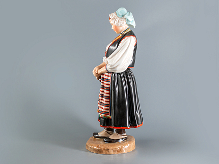 Скульптура Народности России. Финская женщина, арт. 82.93095.00.1