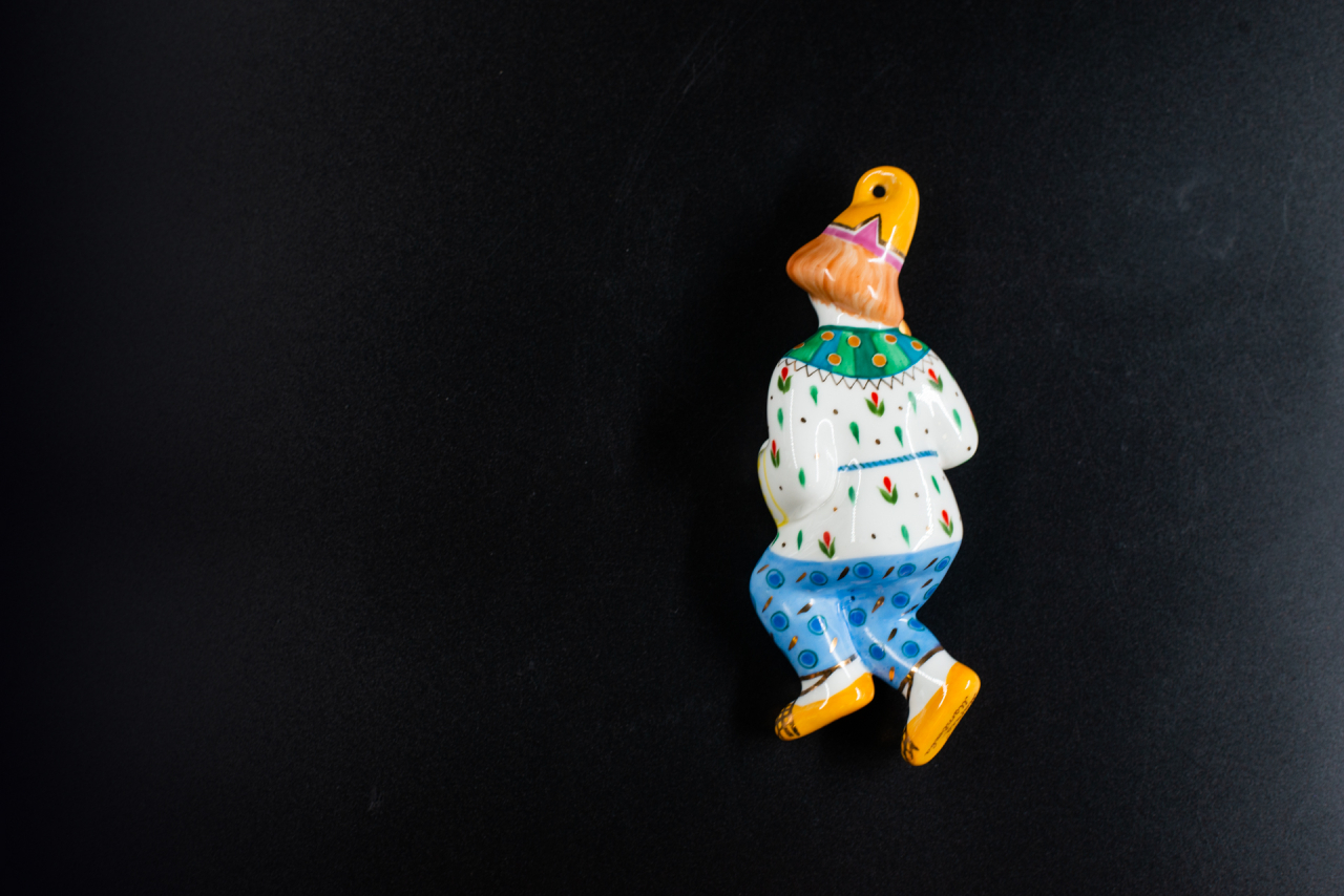 Игрушка (подвеска) Скоморох с гудком Миша-певец, арт 60.14827.00.5, 