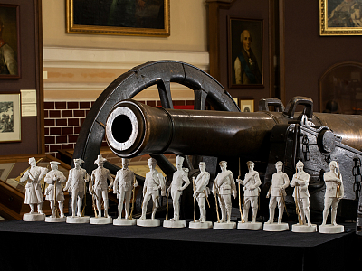 Скульптура Гренадер эпохи Павла I, в подарочной упаковке, рисунок Белый бисквит, арт 81.33429.00.1