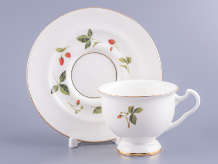 Чашка с блюдцем чайная форма Айседора рисунок Земляника, арт. 81.27540.00.1, 