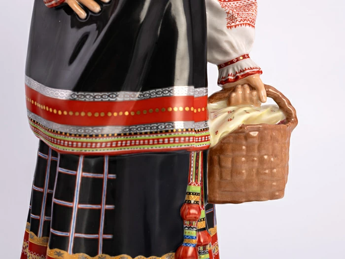 Скульптура Народности России. Тульская женщина, арт. 82.90936.00.1, 