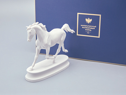 Скульптура в подарочной упаковке, форма Конь Арабской породы, рисунок Белый арт. 81.18628.00.1