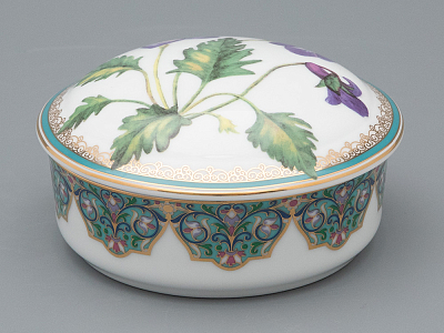 Туалетная коробочка в подарочной упаковке, форма Круглая, рисунок Фиалка надрезанная, арт 81.33190.00.1