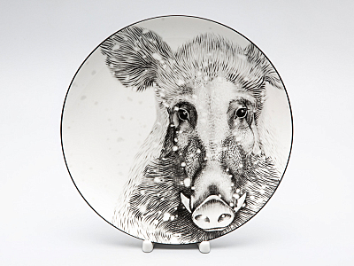 Декоративная тарелка 230 мм в подарочной упаковке, форма Эллипс 2, рисунок Тотем Кабан арт. 81.26810.00.1