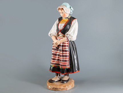 Скульптура Народности России. Финская женщина, арт. 82.93095.00.1