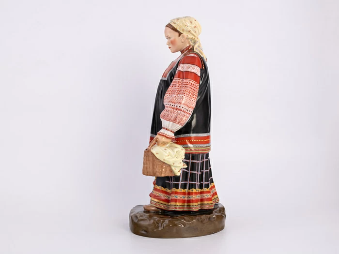 Скульптура Народности России. Тульская женщина, арт. 82.90936.00.1, 