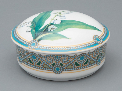 Туалетная коробочка в подарочной упаковке, форма Круглая, рисунок Ландыш майский, арт 81.33187.00.1