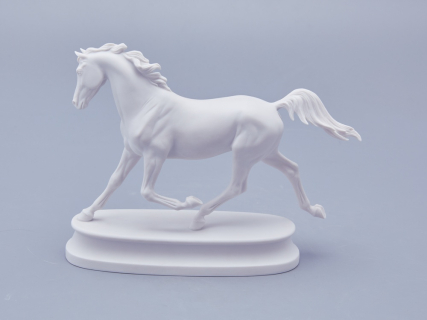 Скульптура в подарочной упаковке, форма Конь Арабской породы, рисунок Белый арт. 81.18628.00.1, 