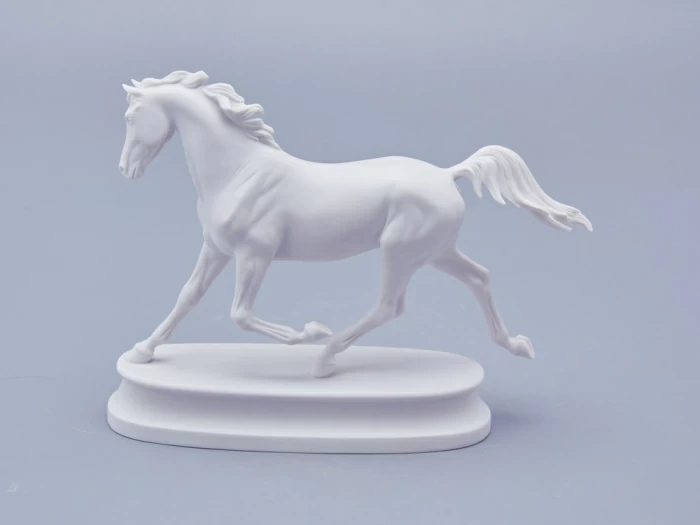 Скульптура в подарочной упаковке, форма Конь Арабской породы, рисунок Белый арт. 81.18628.00.1, 