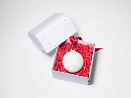 Елочная игрушка в подарочной упаковке, форма Шар с елкой, рисунок Звездопад, арт. 81.33931.00.1, 