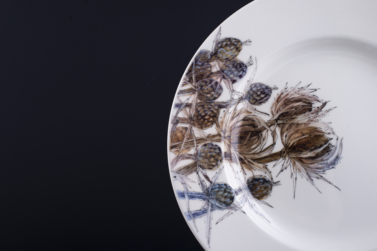 Тарелка Цветущие колючки на форме Плоская арт 60.13553.00.1, 