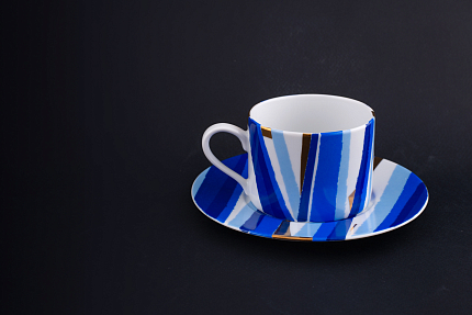 Чашка с блюдцем Синие тени на форме Соло