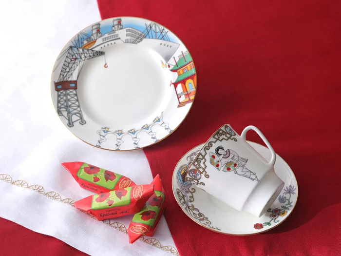 Трехпредметный комплект 165 мл форма Майская рисунок Балет Красный Мак арт. 81.31530.00.1, 