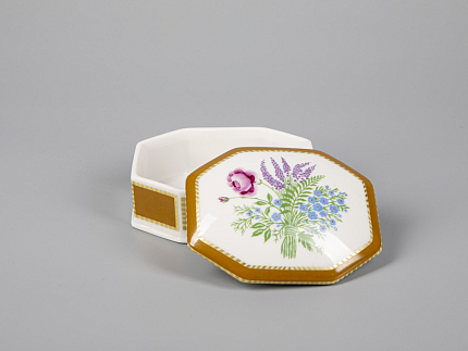 Туалетная коробочка форма Граненая рисунок Люпины арт. 80.59240.00.1