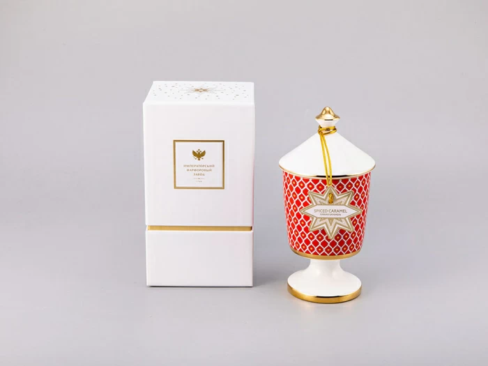 Подарочный Набор Свеча ароматическая рисунок Скарлетт 2 аромат Пряная карамель, арт. 81.31000.00.1, 