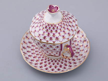 Чашка с блюдцем и крышкой форма Подарочная-2 рисунок Сетка-Блюз 2 арт. 81.26643.00.1