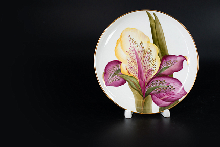 Чашка с блюдцем Пурпурный день, на форме Подарочная, арт 41.00176.00.1