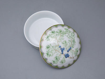 Туалетная коробочка в подарочной упаковке, форма Круглая, рисунок Можжевельник ароматный, арт 81.33955.00.1