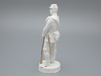 Скульптура Рядовой русской пехоты эпохи Александра II, в подарочной упаковке, рисунок Белый бисквит, арт 81.33425.00.1