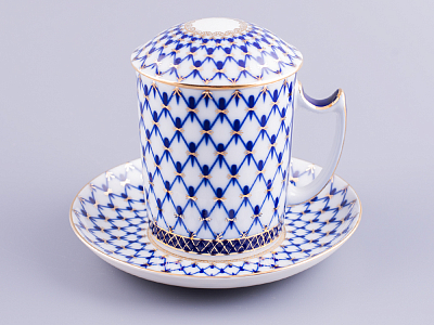 Бокал с блюдцем и с крышкой 380 мл форма Снежное утро рисунок Кобальтовая сетка арт. 81.15425.00.1