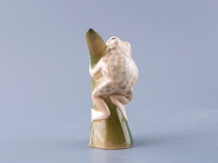 Скульптура Лягушка на листике мраморная арт. 82.63981.00.1, 