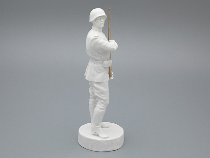 Скульптура Солдат Победы 1945, в подарочной упаковке, Белый бисквит, арт 81.33936.00.1