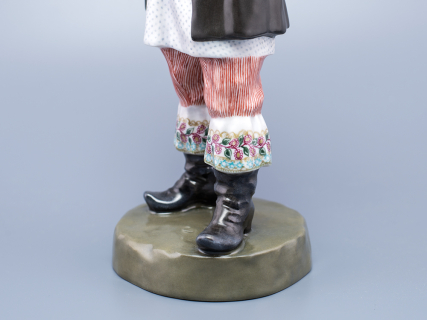 Скульптура Народност России малого размера, Татарин Казанский, арт 82.99368.00.1, 