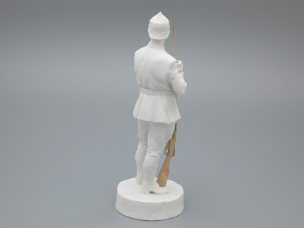 Скульптура Красноармеец Белый, в подарочной упаковке, рисунок Белый бисквит, арт 81.33427.00.1, 