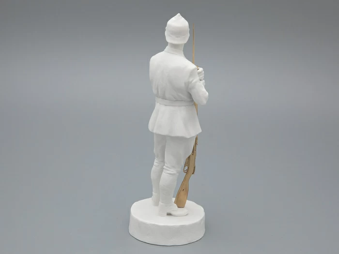 Скульптура Красноармеец Белый, в подарочной упаковке, рисунок Белый бисквит, арт 81.33427.00.1, 