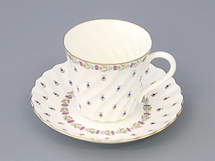 Чашка с блюдцем кофейная 155 мл.,  форма Витая, рисунок Голубые ягодки арт. 81.13975.00.1, 