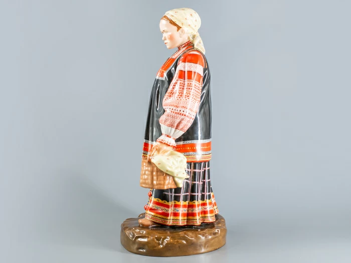 Скульптура Народности России. Тульская женщина, арт. 82.90936.00.1, 