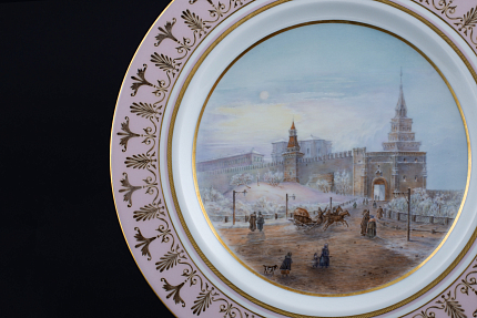 Декоративная тарелка Боровицкие ворота на форме Mazarin, арт 60.02654.00.2