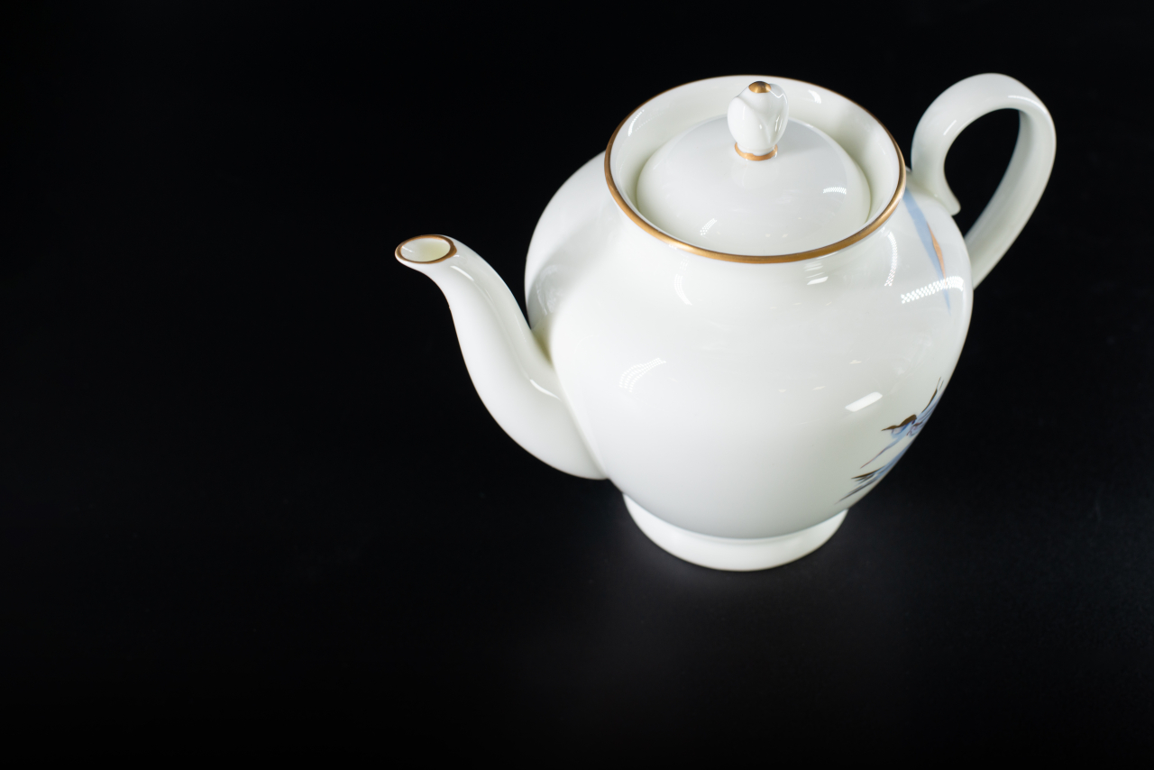 Чайник заварочный Любимые цветы модерна на форме Весенняя, арт 60.14788.00.1, 