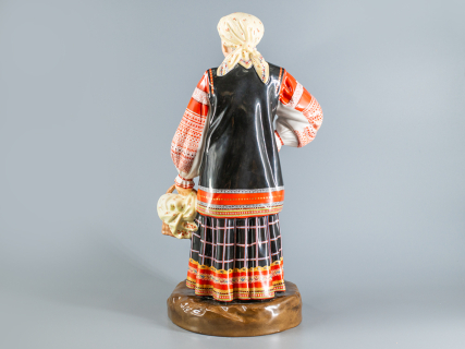 Скульптура Народности России. Тульская женщина, арт. 82.90936.00.1, 