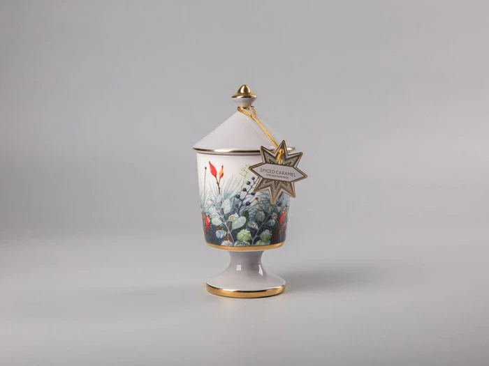 Свеча ароматическая в подарочной упаковке, форма Идиллия рисунок Календа аромат Пряная карамель арт. 81.31003.00.1, 