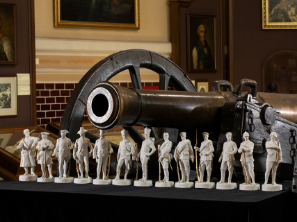 Скульптура Рядовой армейского полка эпохи Николая II, в подарочной упаковке, рисунок Белый бисквит, арт 81.33424.00.1, 