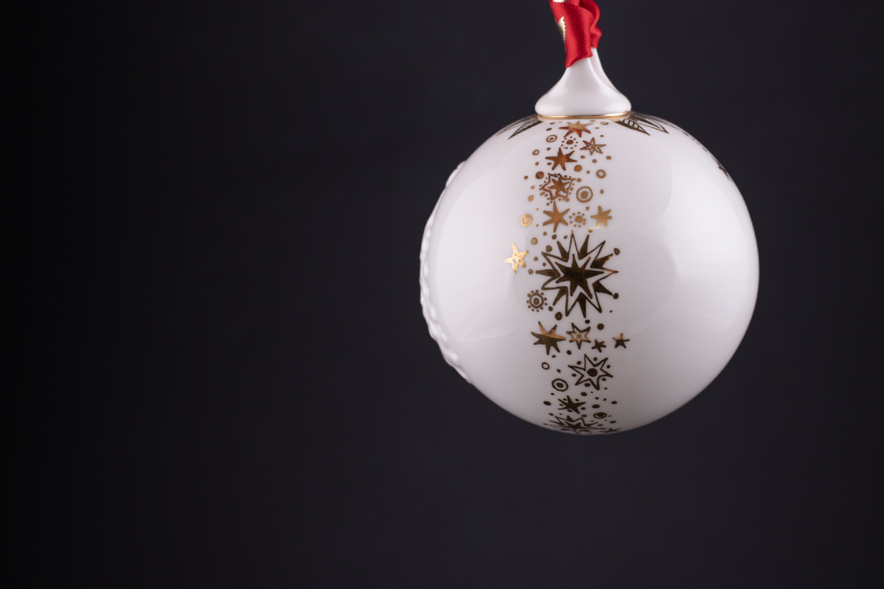 Елочная игрушка Шар с елкой, рисунок Звездопад, арт 60.21172.00.1, 